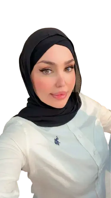 Soha wearing a black hijab